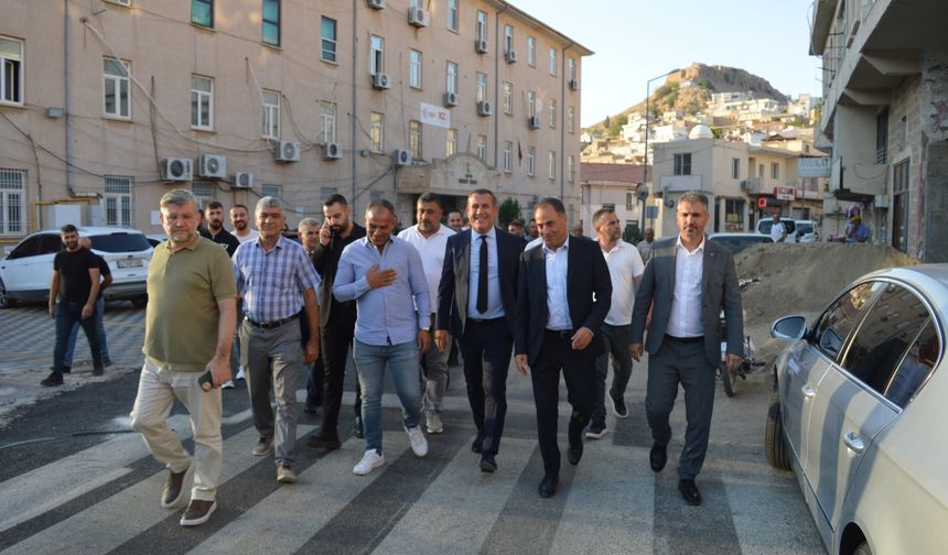 AK Parti Mardin Milletvekili Adak, Savur'da...