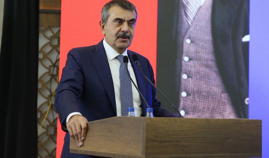 Bakan Tekin Gaziantep’te eğitim toplantısında