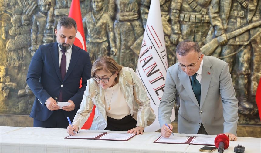 Gaziantep'te başarılı öğrencilere sınav desteği