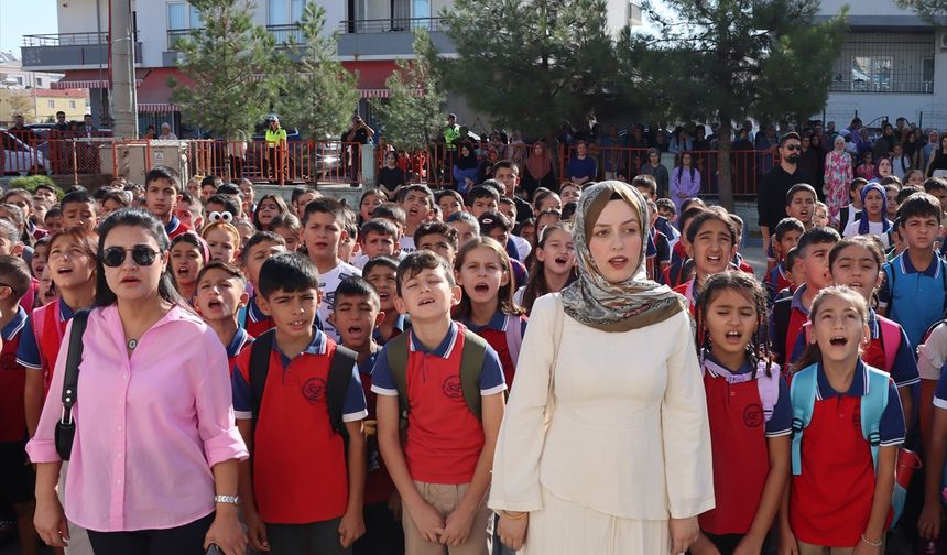 Midyat'ta yeni eğitim öğretim yılı törenle başladı