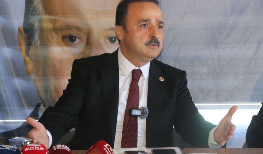 "Anayasamızın ilk dört maddesinden taviz vermeyiz"