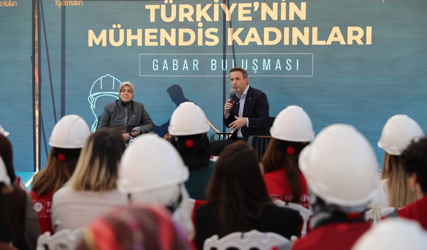 Bakan Bayraktar, 73 kadın mühendisle buluştu