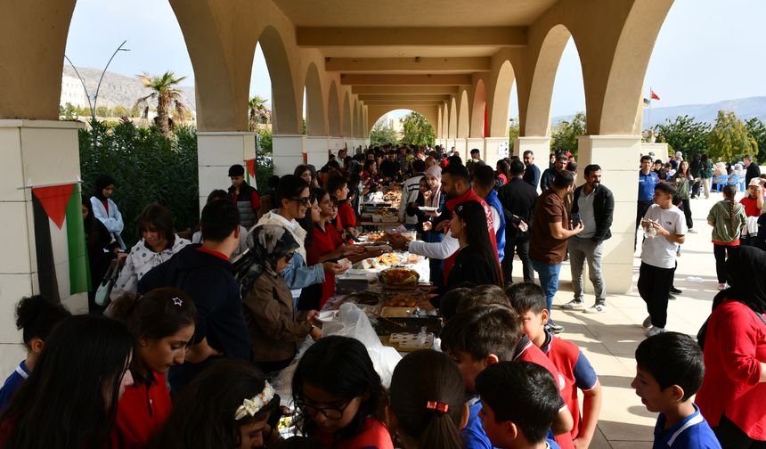 Hasankeyf'te okullar, Gazze yararına kermes düzenledi