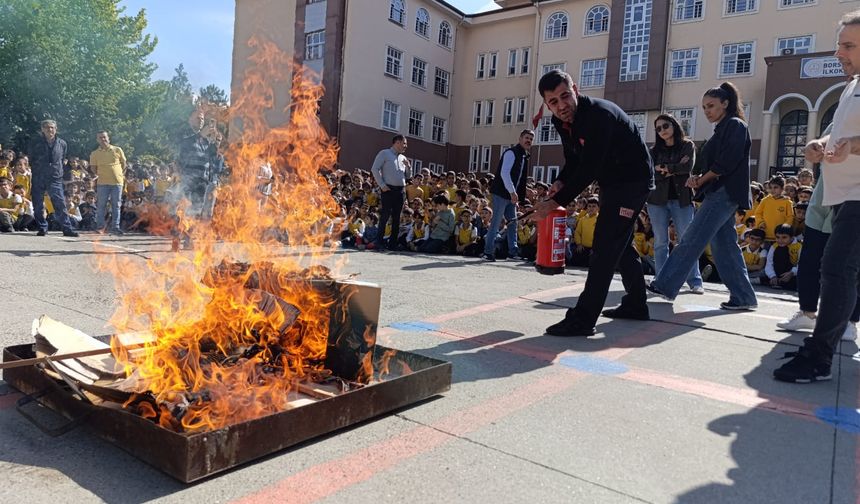 Batman'da 1400 öğrenciye yangın eğitimi verildi