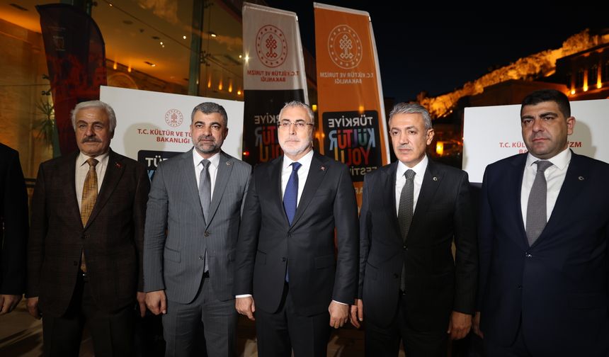 Işıkhan, Mardin Kültür Yolu Festivali sergilerini gezdi