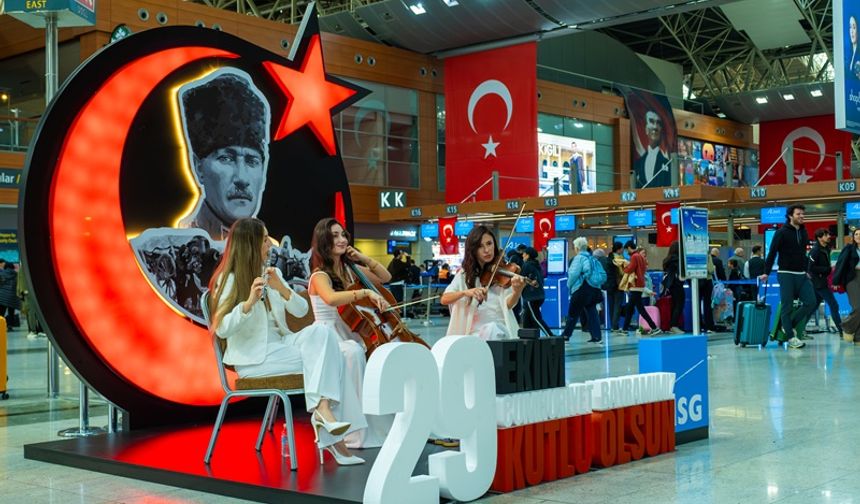 Cumhuriyet Bayramı Sabiha Gökçen Havalimanı'nda kutlandı