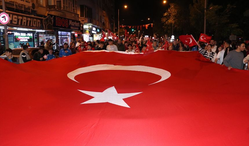 Cumhuriyet'in 102. yılı kutlamaları renkli geçti