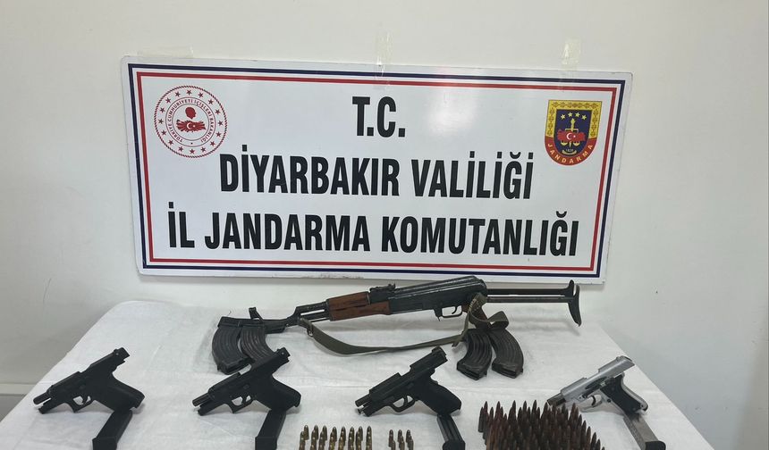 Diyarbakır'da düzenlenen operasyonda silah ve mühimmat ele geçirildi