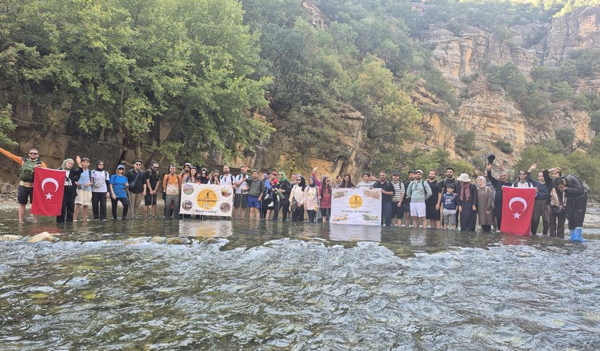 Doğaseverler Zore Kanyonu'nda yürüyüş gerçekleştirdi