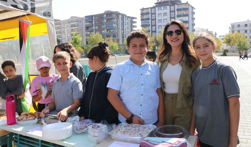 Kilis'te Gazze yararına kermes düzenlendi