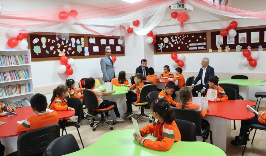 Kilis'te ilkokula kurulan kütüphane açıldı
