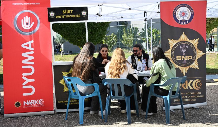 Siirt'te polis üniversite öğrencilerini bilgilendirdi