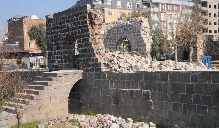 Şırnak'ta tarihi yapının giriş bölümü restore ediliyor