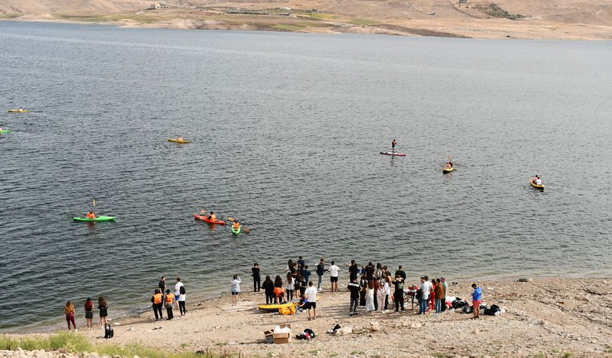Tarihi Hasankeyf'te kano ve SUP etkinliği düzenlendi