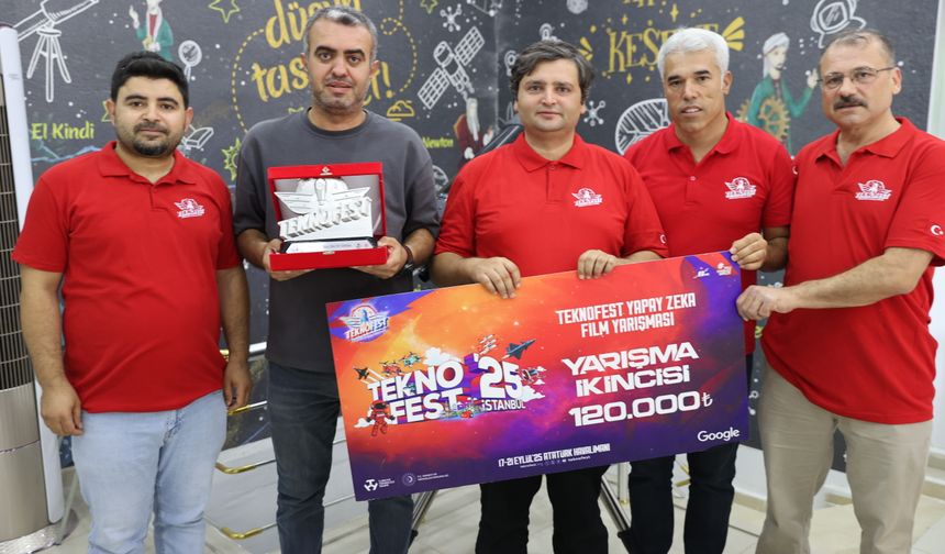 Tarihte iz bırakan kişileri günün teknolojisiyle buluşturan kısa film, TEKNOFEST'te ödül getirdi