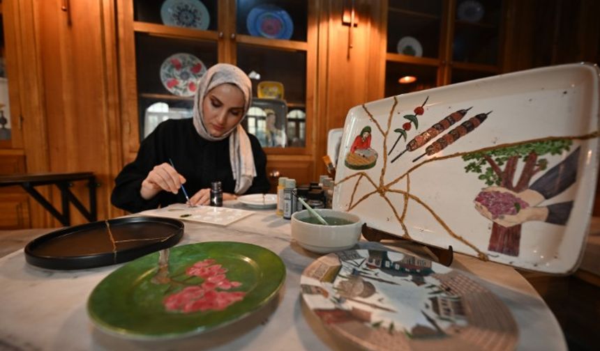 Restoranlarda kırılan tabaklar sanat eseri oluyor