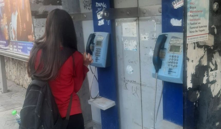 Adıyaman'da Ankesörlü Telefon Kulübeleri Mikrop Saçıyor