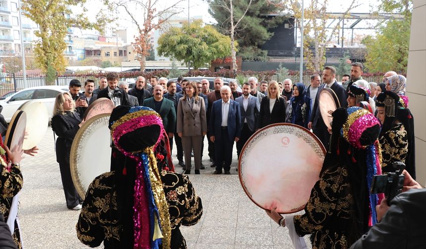 Tekin: “Bu Yüzyıl Kardeşliğin Yüzyılı Olacak”