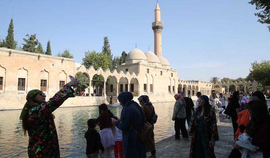 Balıklıgöl'de ara tatil yoğunluğu yaşanıyor