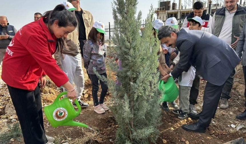 Besni’de Geleceğe Nefes İçin Fidan Dikildi