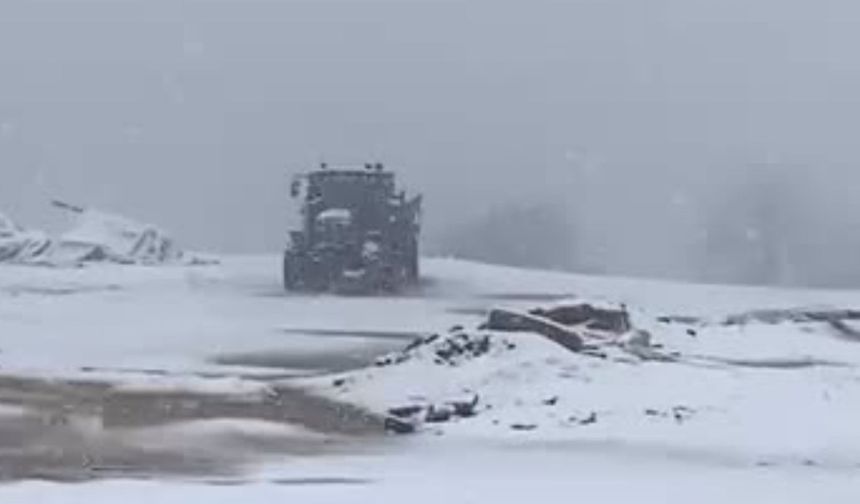 Çelikhan'da yağmurun ardından kar sürprizi!