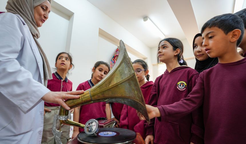 Maarif Modeliyle Geçmişe Yolculuk Yapıyorlar