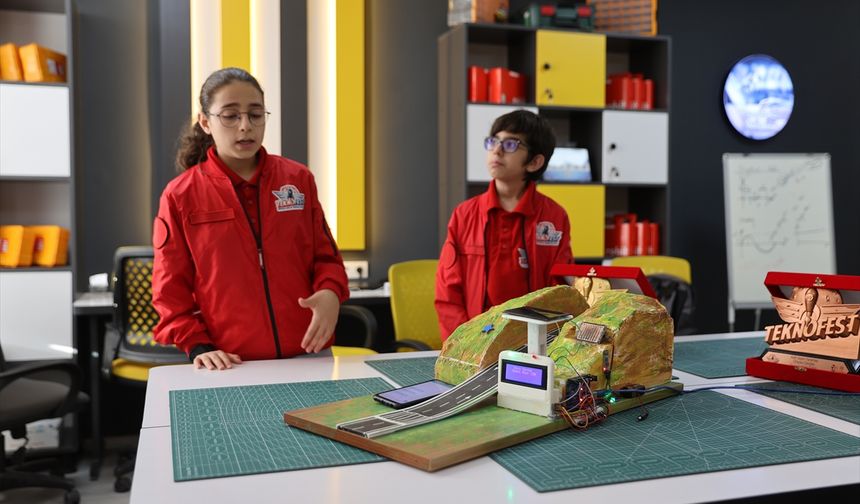 Mardin'de iklime göre değişen trafik levhası tasarlandı