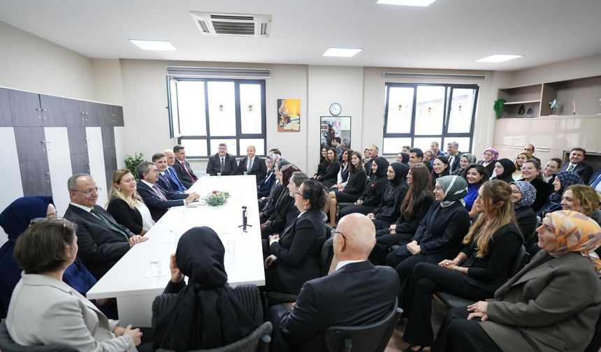 Türkiye, Öğretmenlerine "Hatıran Yeter" Diyecek