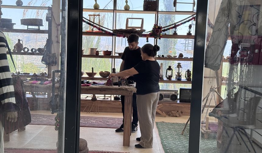 Şırnak'ta eski eşyalar ziyaretçilere nostalji yaşatıyor
