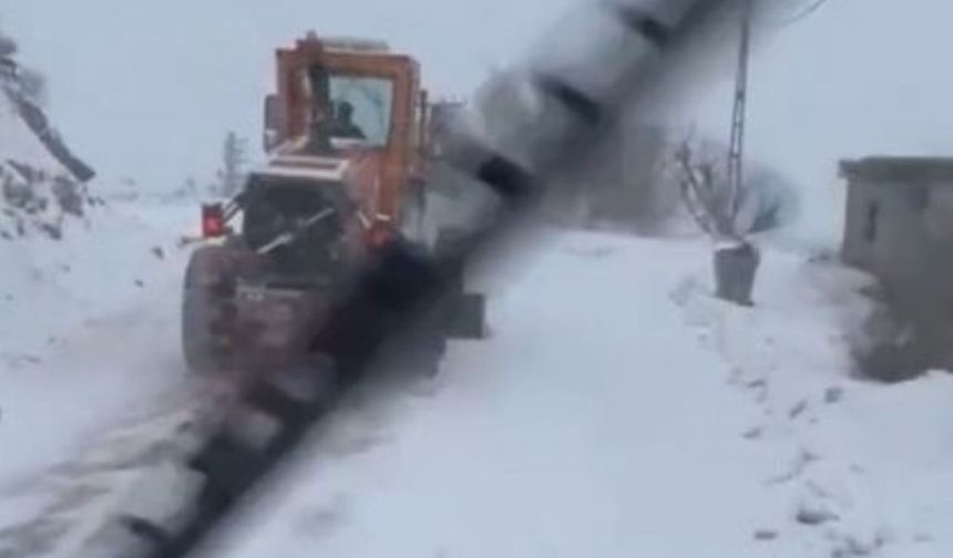 Adıyaman Karayolları Ekipleri Karla Mücadeleyi Sürdürüyor