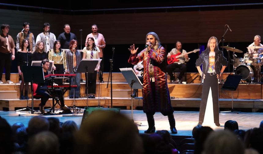 İzmir’de Barış Manço anısına konser düzenlendi