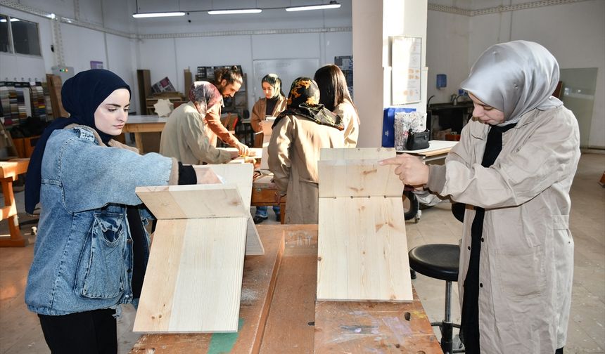 İŞKUR Gençlik Programı ile 580 öğrenci işbaşı yaptı