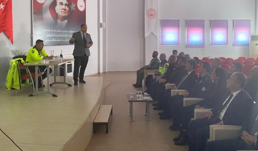 Besni’de Kış Trafik Tedbirleri Toplantısı Yapıldı