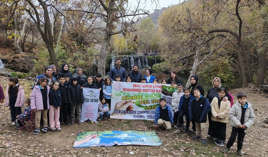 Diyarbakır'da ailelerin katılımıyla doğa yürüyüşü düzenlendi