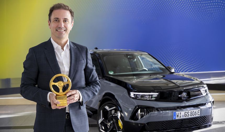 Opel Mokka GSE'ye '2025 Altın Direksiyon Ödülü'