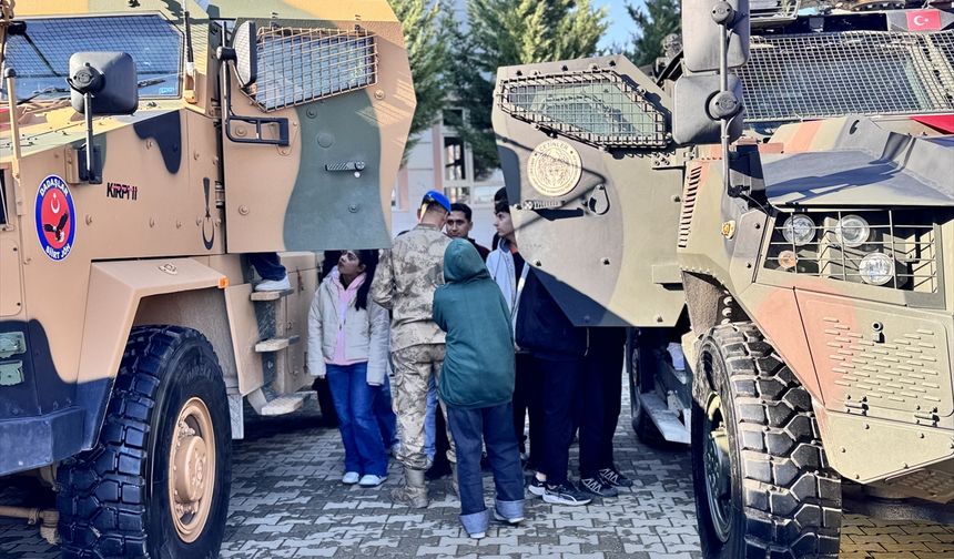 Siirt'te öğrencilere yerli ve milli araçlar tanıtıldı
