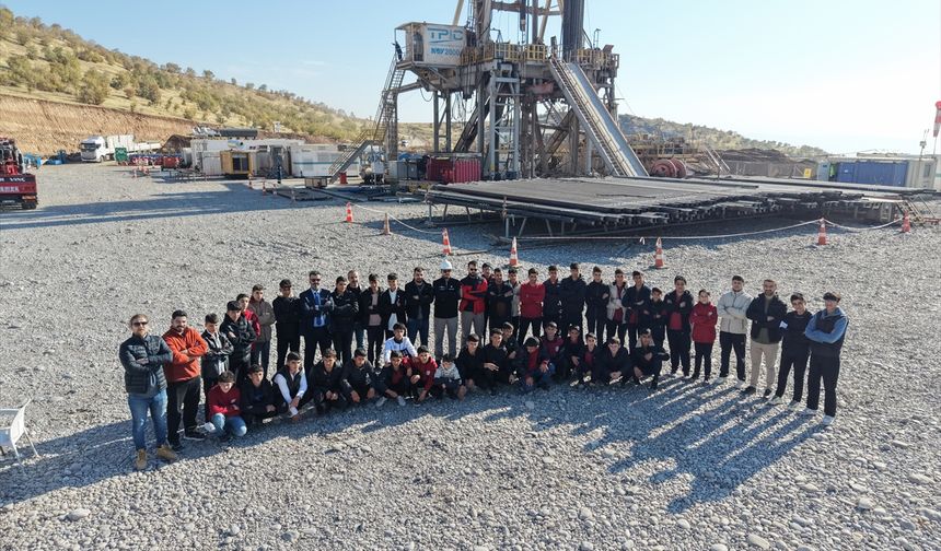 Silopili Öğrenciler Dader-1 Sondaj Sahasında