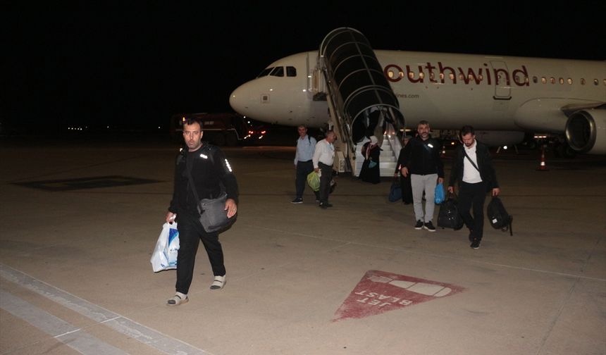 Şırnak'tan umreye giden 220 vatandaş yurda döndü