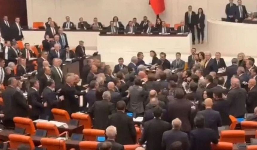 TBMM'de bütçe görüşmeleri yumruklu kavgaya dönüştü