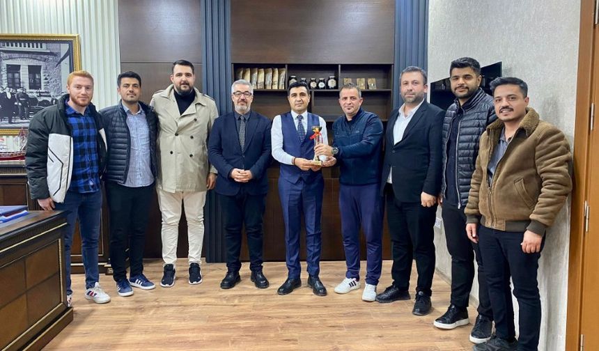 Tut Kaymakamından Şampiyon Öğretmenlere Kutlama