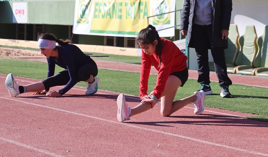 Sporcu kızlarının gelecekleri için şehir değiştirdiler