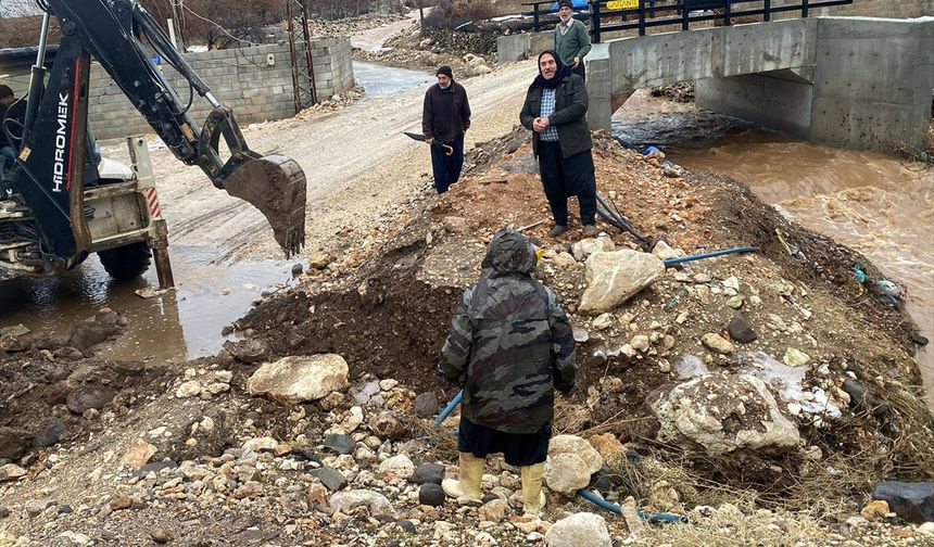 Araban'da taşkınların önlenmesi için ıslah çalışması sürüyor