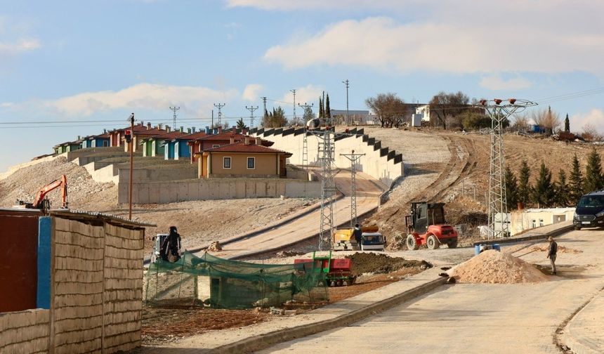 Belören Köyü'nde deprem konutları inşaatı hızlandı