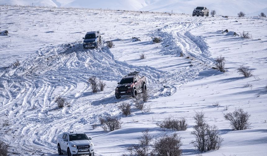 Erzurum’da Yemleme ve Kar Raftingi Etkinliği