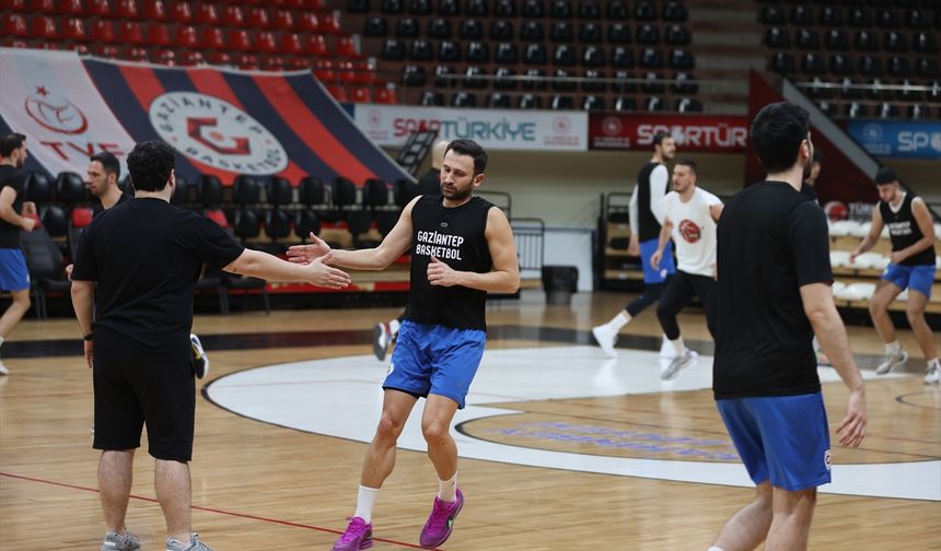 Gaziantep Basketbol zirveden inmek istemiyor