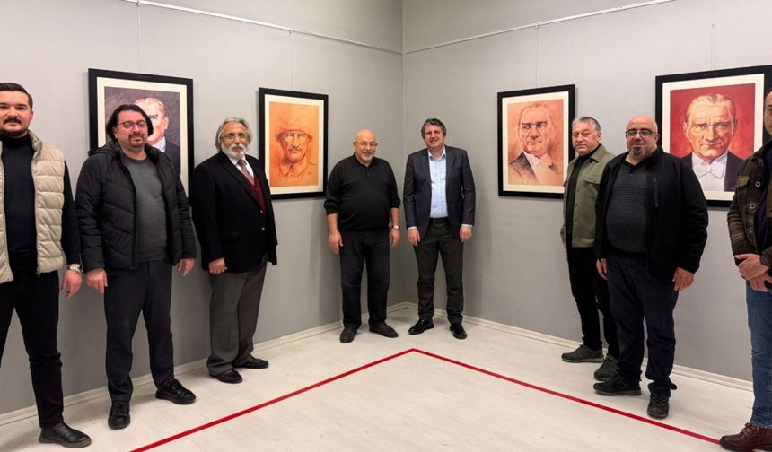 Gaziantep'te Etem Çalışkan'ın Atatürk Portreleri Sergisi