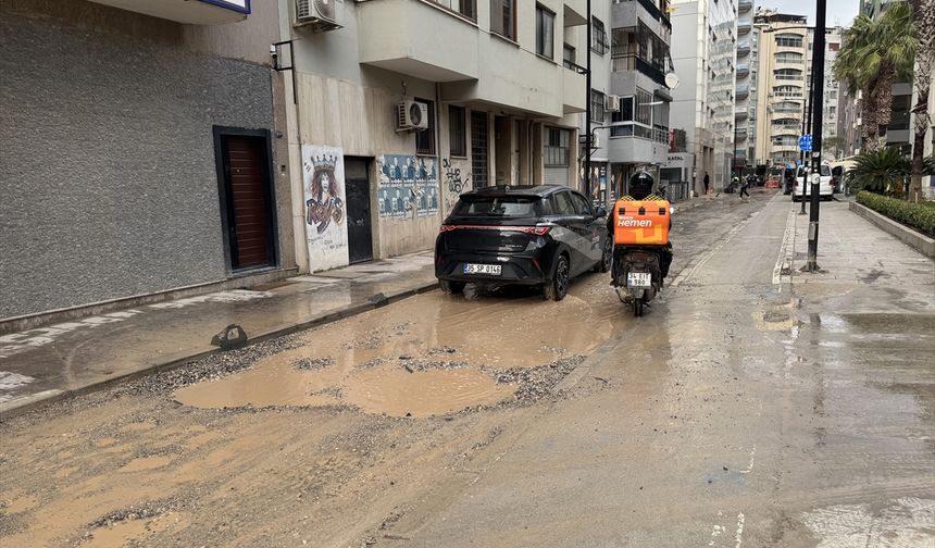 Alsancak Esnafı Uzayan Altyapı Çalışmalarına Tepkili