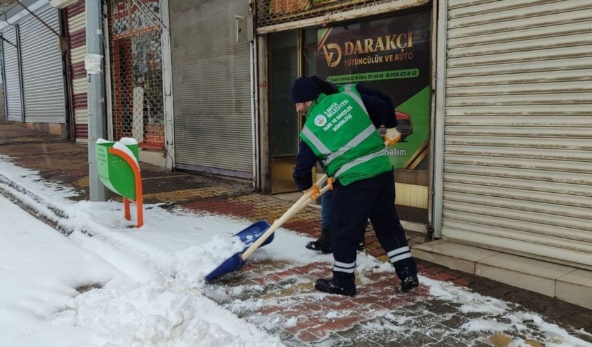 Kahta Belediyesi karla mücadele çalışmalarını sürdürüyor