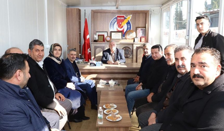 Kıymaz, Alkayış'tan gazeteciler için yeşil pasaport istedi