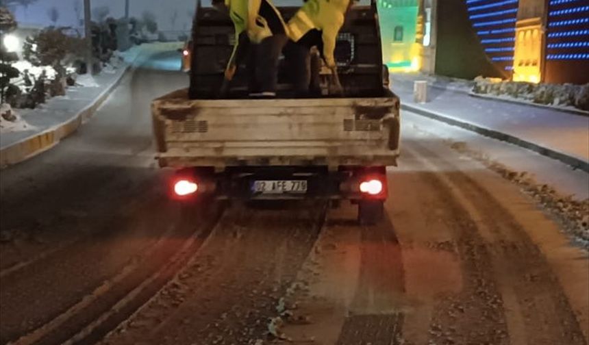 Mardin Büyükşehir Belediyesinden karla mücadele çalışması